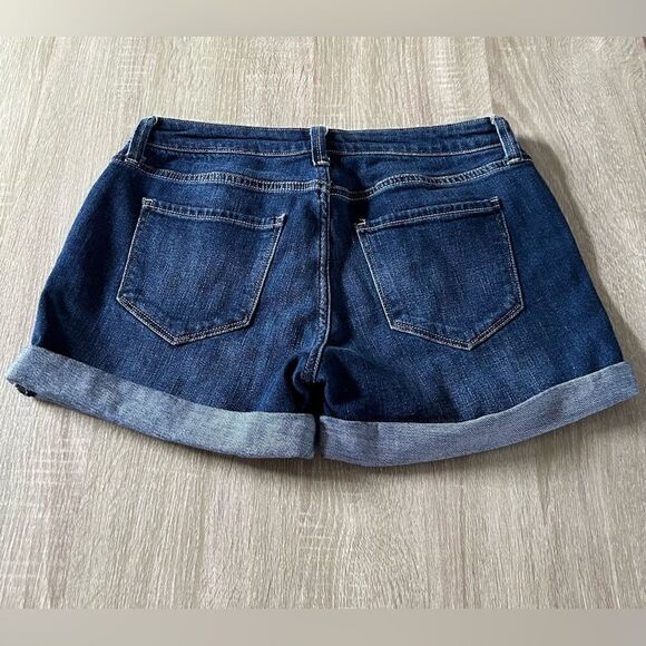 NWOT … ARIZONA JEAN CO. “Size: Juniors - 9” Denim Shorts - Picture 2 of 3
